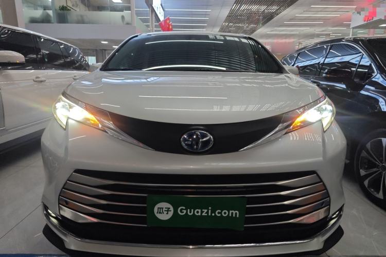 Used Toyota Sienna 2023 2.5L Hybrid Comfort Edition
