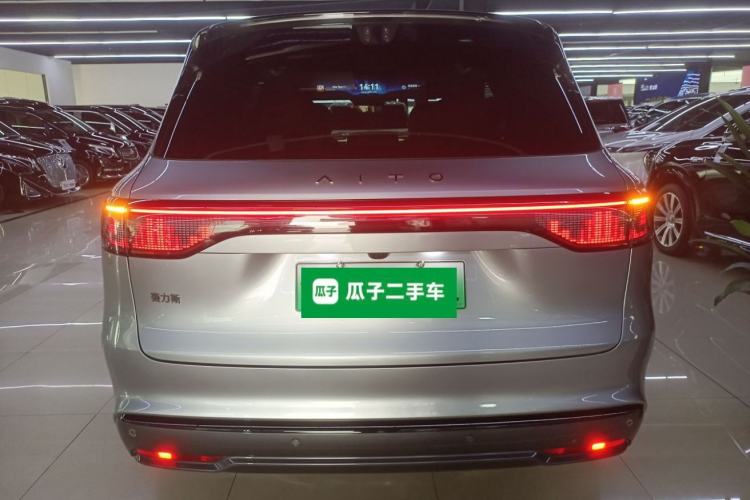 Used Hima AITO M8 2025 Extended-Range Ultra Version 53.4 kWh 5-Seater Edition
