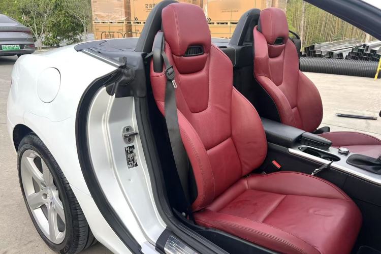 Used Mercedes-Benz SLK-Class 2011 SLK 200 Fashion Model
