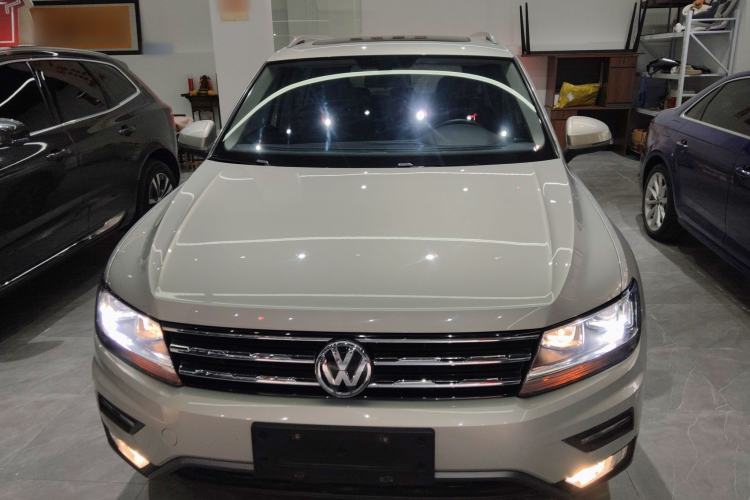 Used Volkswagen Tiguan L 2019 330TSI Automatic Two-Wheel Drive Panoramic Comfort Edition China VI Standard
