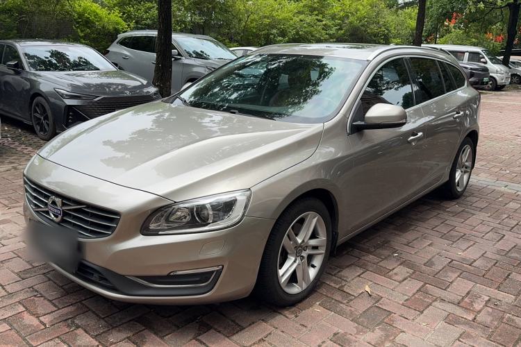 Used Volvo V60 2015 T5 Zhiya Edition Guazi used car, China used car export, Used car for sale, Used Volvo cars, Cheapest cars for sale