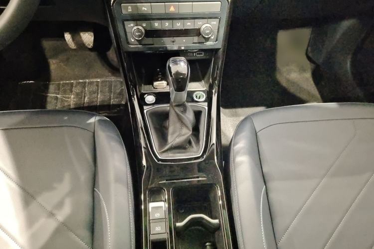 Used Volkswagen Tharu 2025 NewRui 300TSI Prestige Edition
