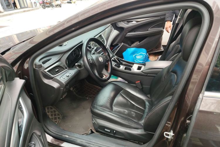 Used Buick LaCrosse 2018 20T Elite Edition Driver Seat