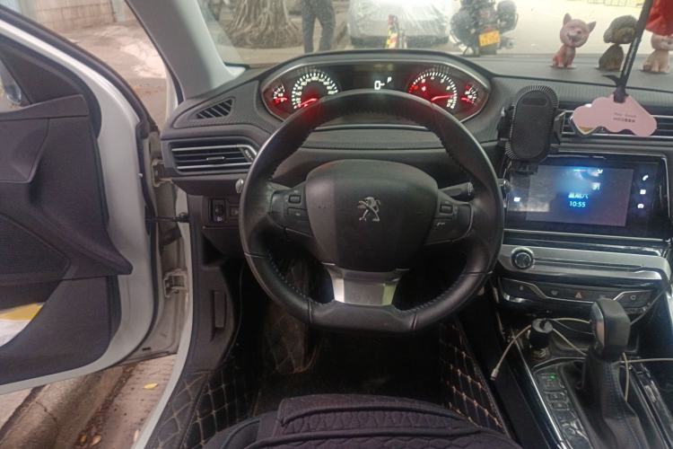 Used Peugeot 308 2018 1.6L Automatic Luxury Edition Steering Wheel