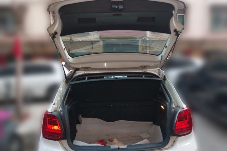 Used Volkswagen Polo 2016 1.4L Manual Fashion Model