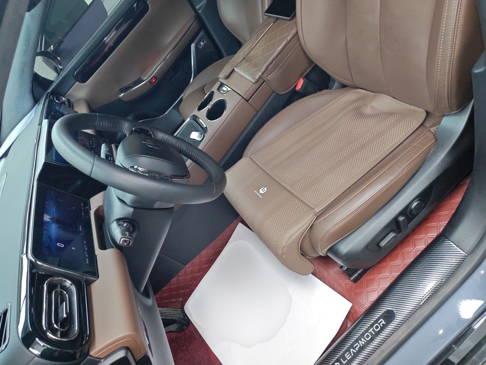 Переднее сиденье в автомобиле