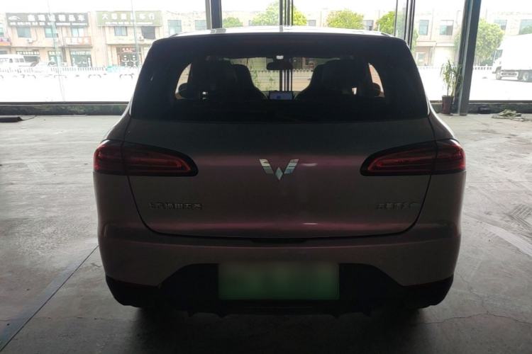 Used Wuling Bingo PLUS 2024 330 km Range Five-Seater Version
