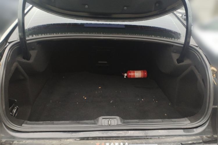 Used Citroen C5 2014 1.6T Automatic Luxury Model Trunk