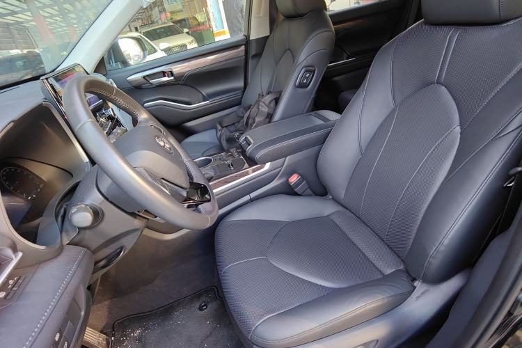 Used Toyota Highlander 2024 2.5L Smart Electric Hybrid Dual-Engine Four-Wheel Drive Prestige Version – 7 Seats