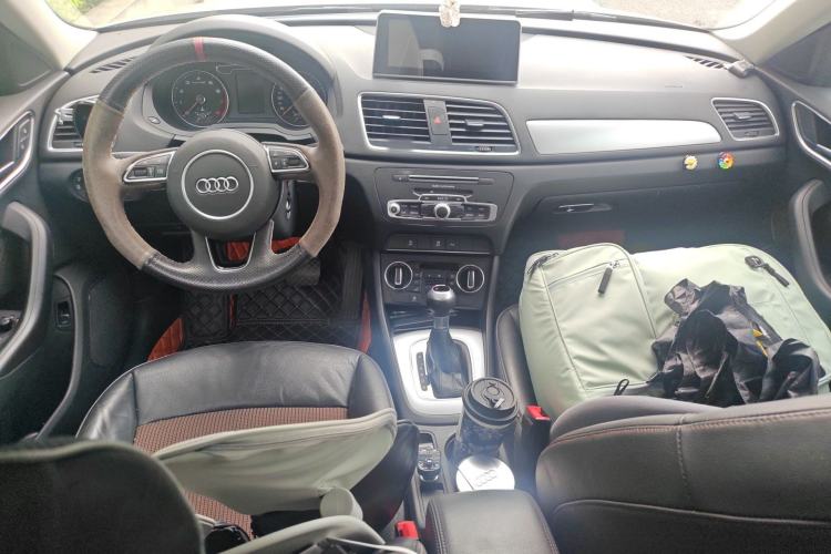 Used Audi Q3 2018 30 TFSI Fashion Edition Collector's Version Center Console