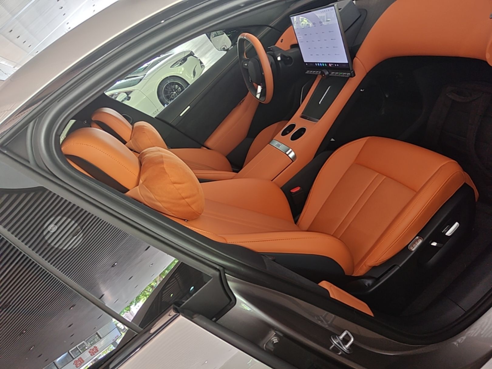 Xiaomi Auto YU7 2025 Ultra-Long Range All-Wheel Drive Pro Version — снимка 19