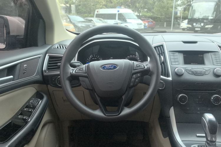 Used Ford Edge 2016 EcoBoost 245 Two-Wheel-Drive Titanium 5-Seater Steering Wheel