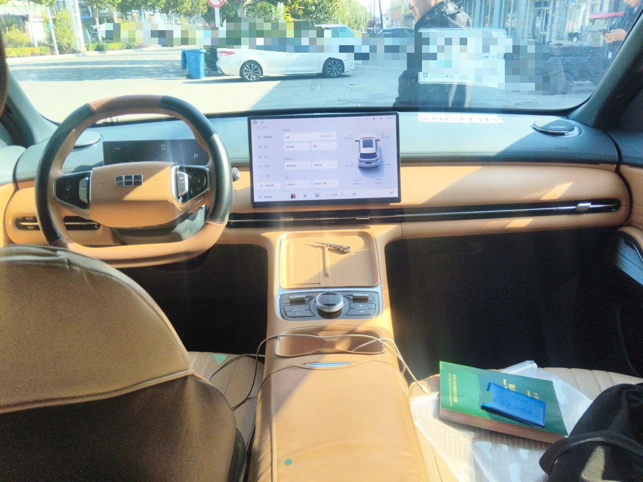 Geely Galaxy Xingjian 7 EM-i 2025 120km Launch+ Version — снимка 9