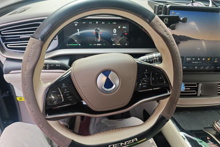 Used Denza D9 2022 DM-i 970 Four-Wheel Drive Flagship Model
