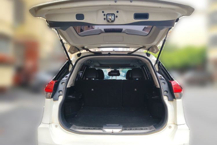 Used Nissan X-Trail 2017 2.0L CVT Comfort Edition 2WD Trunk