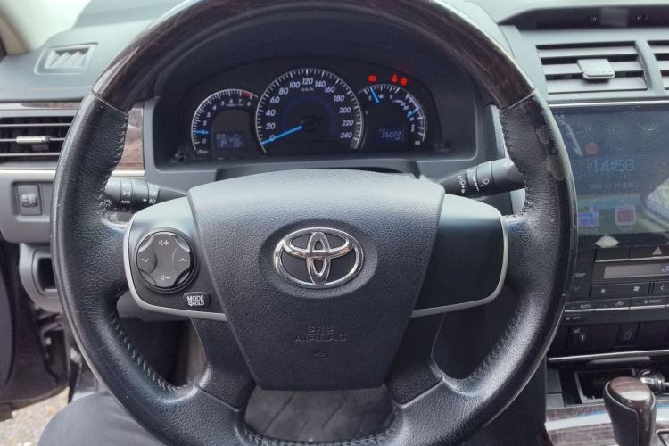 Used Toyota Camry 2016 2.0G 10th Anniversary Leading Edition
