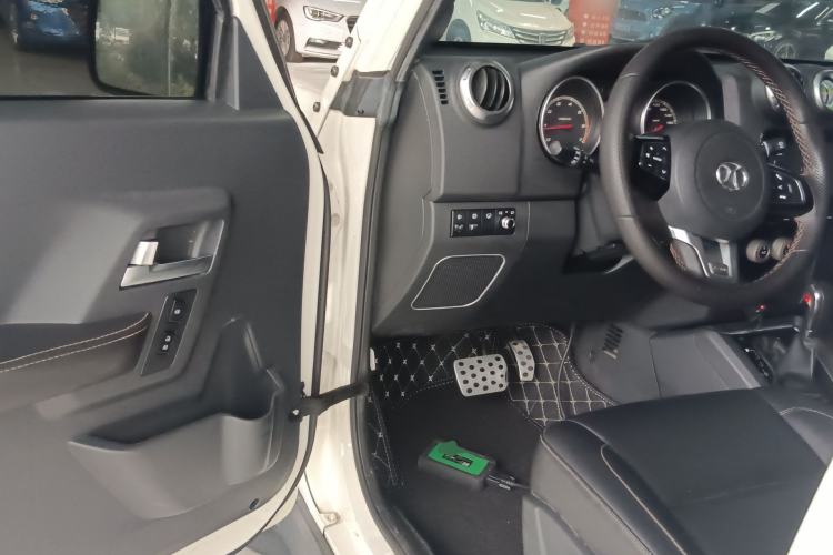 Used BAIC Off-Road BJ40 2016 40L 2.3T Automatic All-Wheel Drive Premium Edition Driver Seat