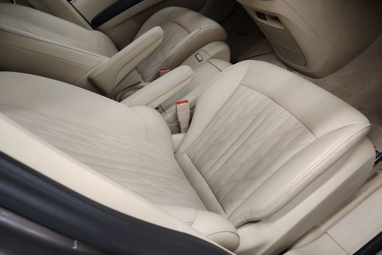 Used Buick GL8 2023 Land Executive Class 652T Luxury Model