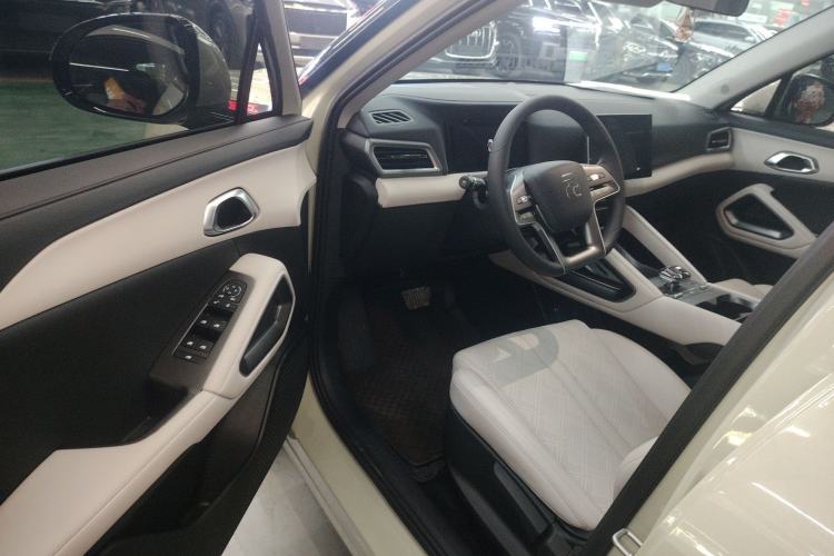 Used BYD Yuan UP 2024 401 km Active Version Driver Seat