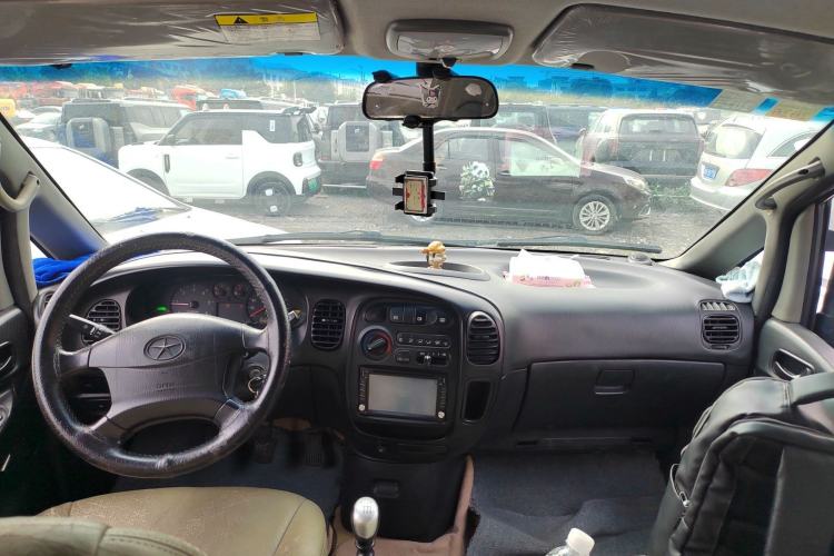 Used JAC Group Refine 2012 1.9T Shuttle Diesel Comfort Version HFC4DB1-2C Center Console