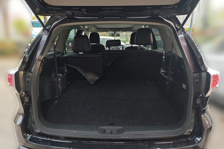 Used Toyota Highlander 2015 2.0T Four-Wheel Drive Luxury Edition 7-Seater Trunk