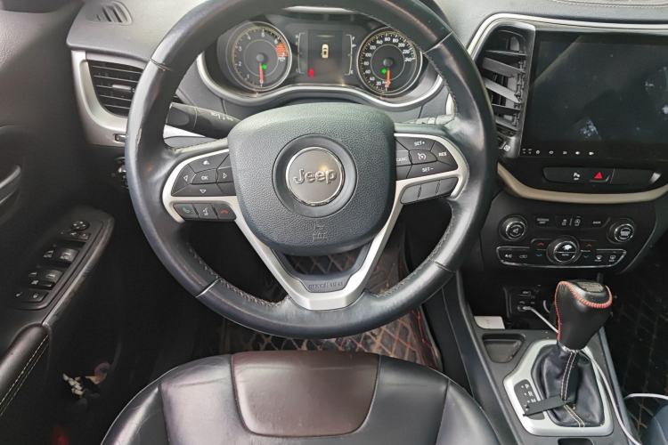 Used Jeep Cherokee 2016 2.4L Leading Edition