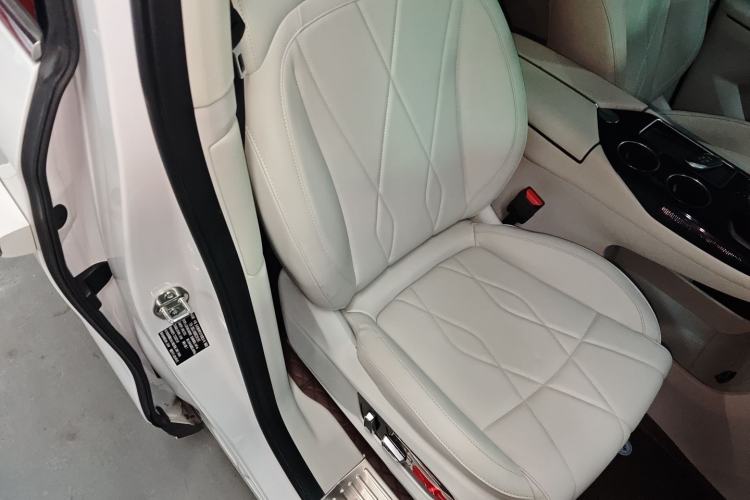 Used FORTHING Xinghai V9 2024 1.5TD 200km Chinese Knot Series Luxury Version
