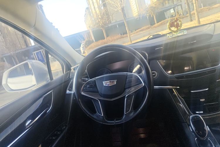 Used Cadillac XT5 2018 25T Luxury Model
