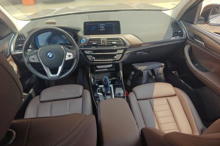 Used BMW iX3 2021 Leading Model Center Console