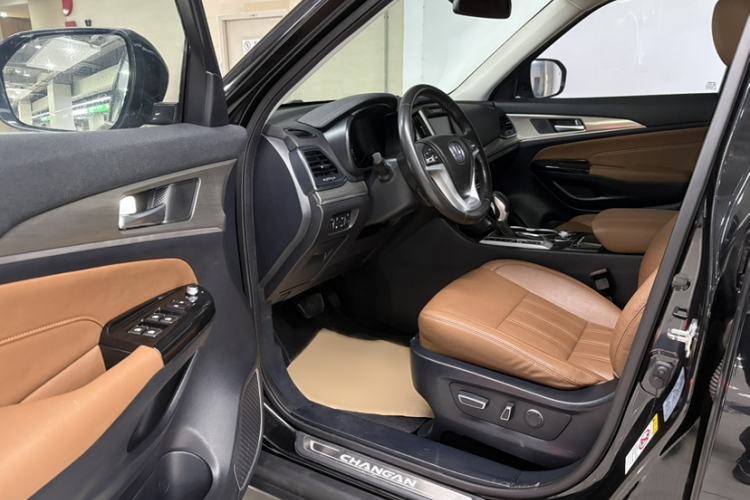 Used Changan CS95 2017 2.0T Two-Wheel Drive Zhitu Edition
