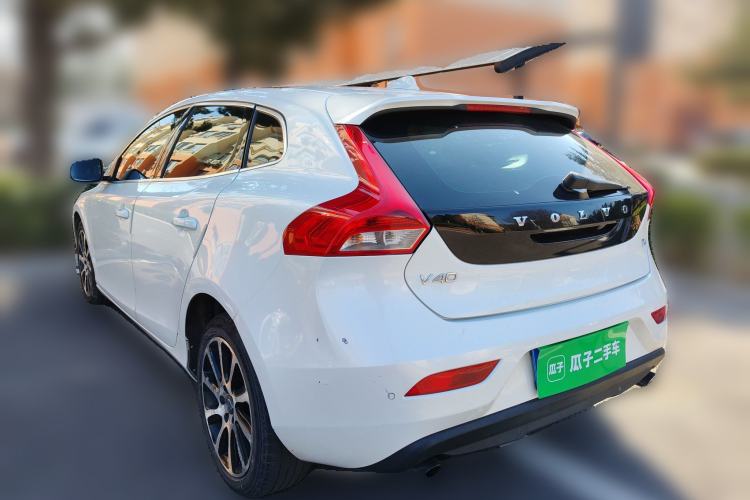 Used Volvo V40 2016 T4 Smart Luxury Edition
