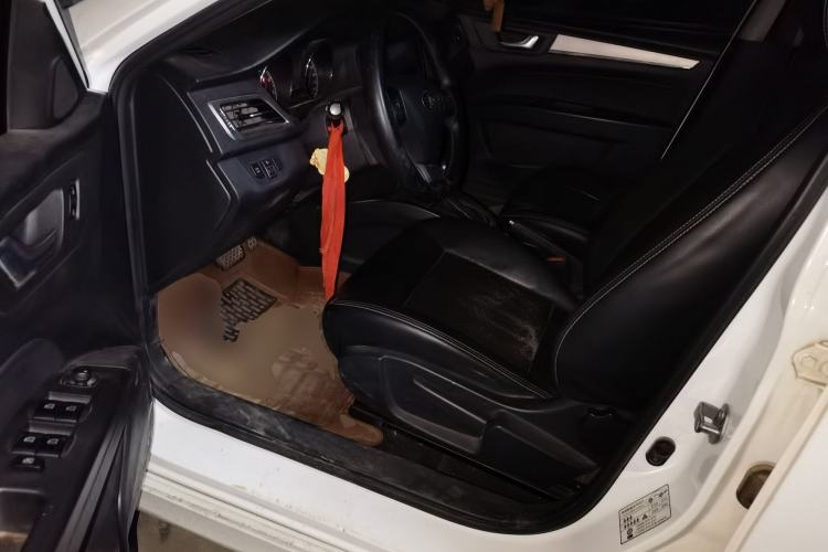 Used Bestune B30 2016 1.6L Automatic Premium Edition Driver Seat