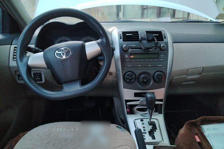 Used Toyota Corolla 2011 Edition Commemorative 1.6L Automatic GL Center Console