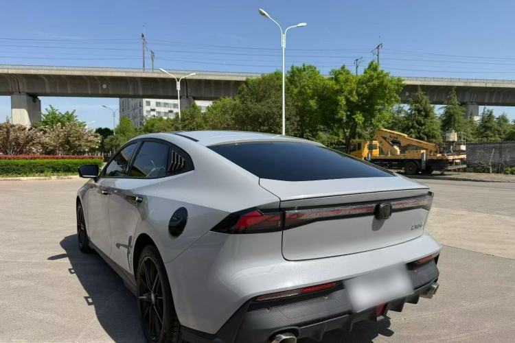 Used CHANGAN UNI-V 2022 1.5T Prestige Version Exterior 6