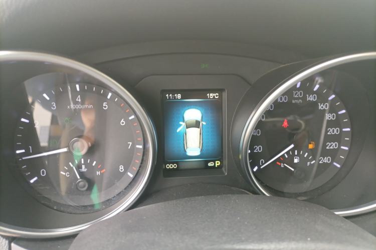 Used Haval H8 2015 2.0T Two-Wheel-Drive Standard Version