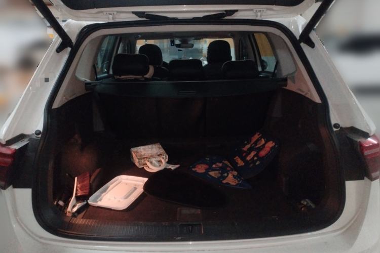 Used Volkswagen Tiguan L 2023 330TSI Automatic Two-Wheel Drive R-Line Enjoyment Edition Trunk