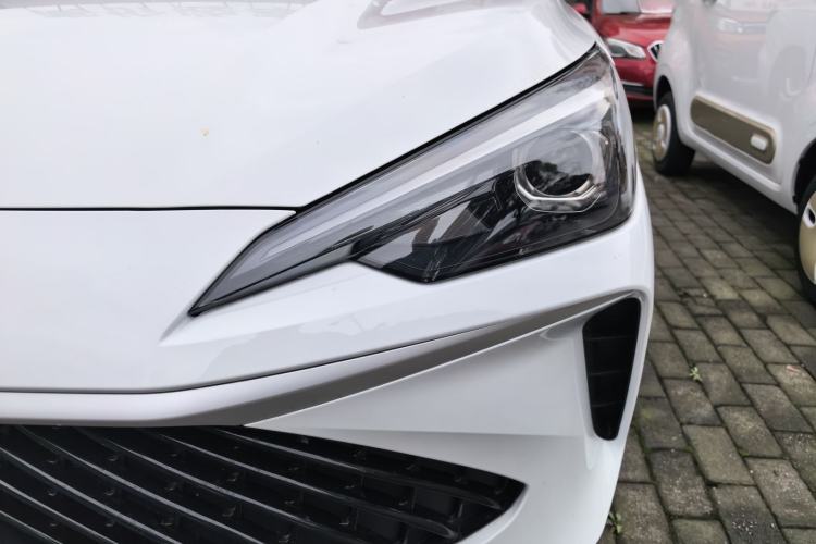 Used Roewe i5 2026 Model 1.5L Manual Comfort Version Left Front Headlight