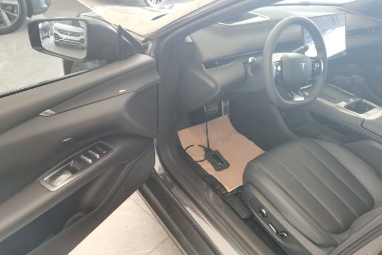 Used Deepal L07 2024 230Max Qiankun Intelligent Driving ADS SE Range-Extended Version
