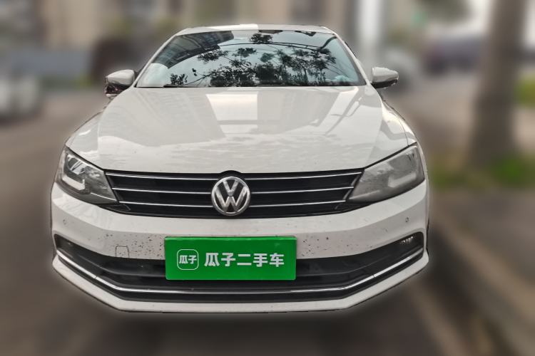 Used Volkswagen Sagitar 2015 230TSI Automatic Luxury Model Front