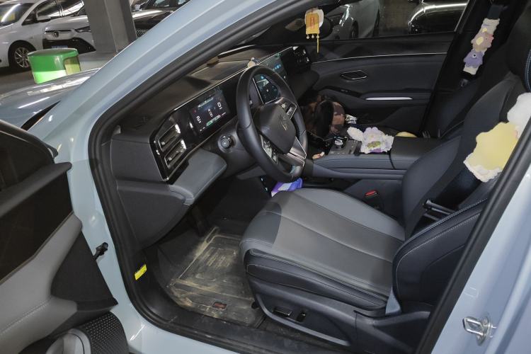 Used BYD Qin L 2024 DM-i 120KM Leading Model Driver Seat