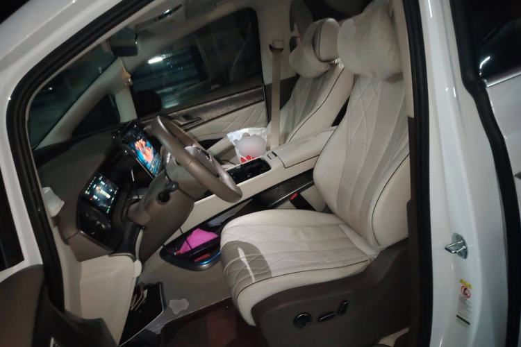 Used Denza D9 2022 DM-i 1040 Prestige Model Left Front Seat