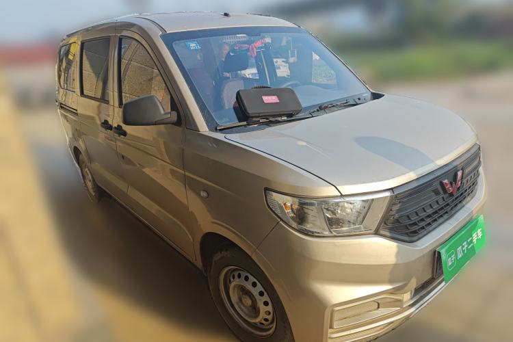 Used Wuling Hongguang V 2019 1.5L Standard Version China VI LAR Front Right 45 Deg