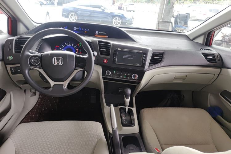 Used Honda Civic 2014 1.8L automatic comfort version
