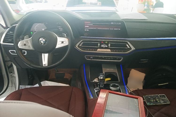 BMW X5 2022 Restyled xDrive 30Li Luxury Version M Sport Package usado
