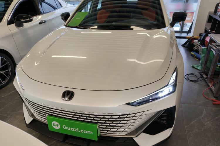 Used Changan UNI-V iDD 2023 ZhiDian iDD 1.5T 113km Smart & Fun Version
