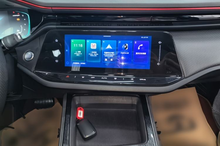 Used Dongfeng Aeolus Yixuan MAX 2023 1.5T Super-Powered Dad Edition Center Console