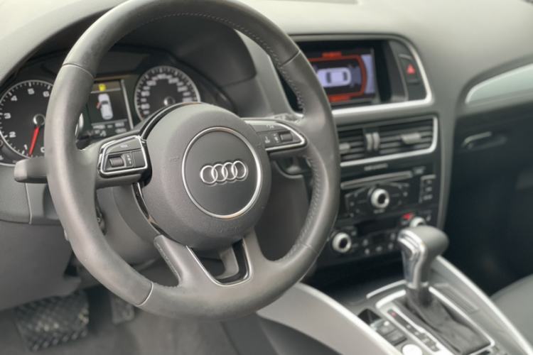 Used Audi Q5 2017 Plus 40 TFSI Technology Model