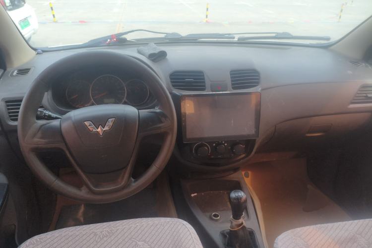 Used Wuling Hongguang 2015 1.5L S Basic Version China V Standard Center Console