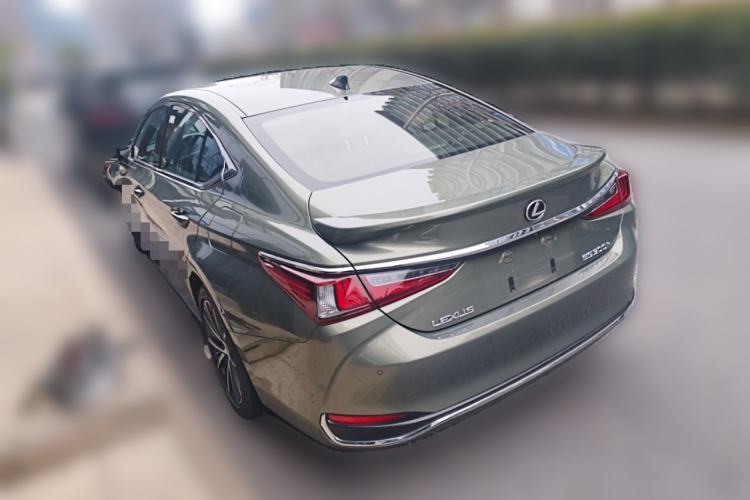 Used Lexus ES 2022 300h Deluxe Edition Rear Left 45 Deg