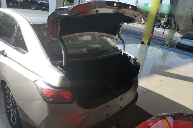 Used Venucia D60 2018 1.6L CVT Smart Connect Elite Edition